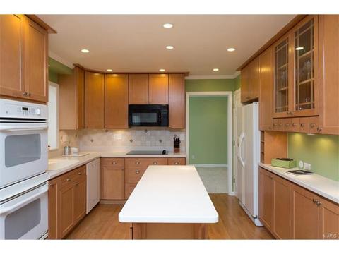 623 Oak Path Dr, Ballwin, MO 63011 photo 6