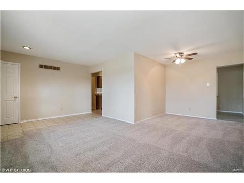 121 Timka Dr, Ballwin, MO 63011 photo 3
