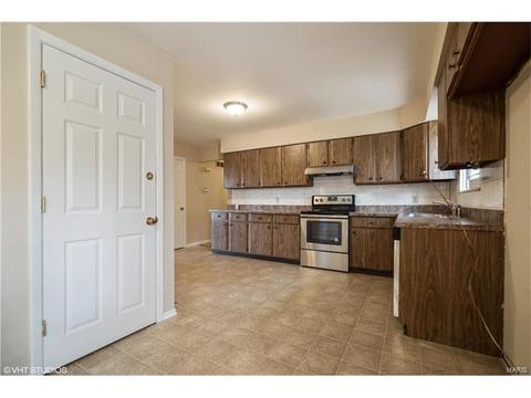 121 Timka Dr, Ballwin, MO 63011 photo 5