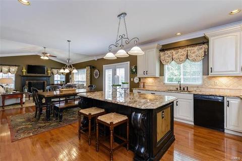 1022 Kiefer Ridge Dr, Ballwin, MO 63021 photo 16