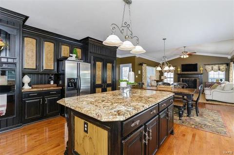 1022 Kiefer Ridge Dr, Ballwin, MO 63021 photo 17