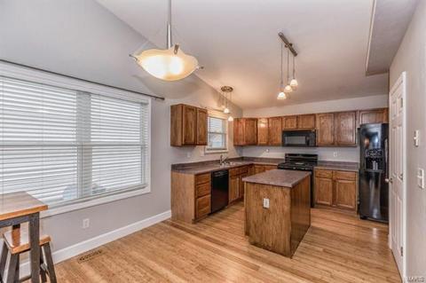 155 Rightfield Dr, O'fallon, MO 63366 photo 8