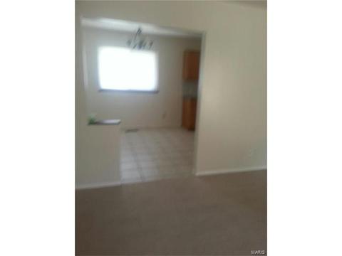 518 Spring Meadows Dr, Manchester, MO 63011 photo 6