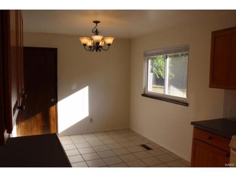 518 Spring Meadows Dr, Manchester, MO 63011 photo 8