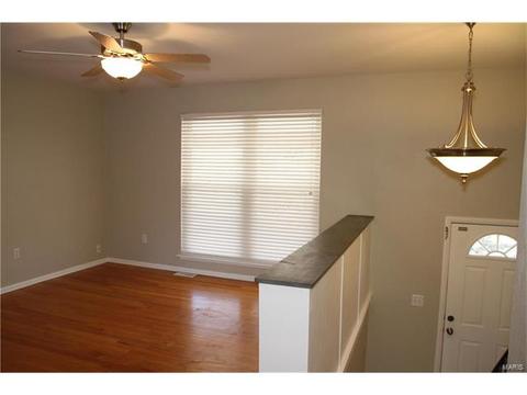 40 N Kern Dr, O'fallon, MO 63366 photo 2