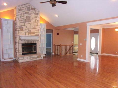 115 Lock Dr, Ballwin, MO 63011 photo 4
