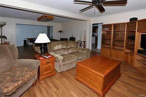 536 St Josephs Dr, Ballwin, MO 63021 photo 4