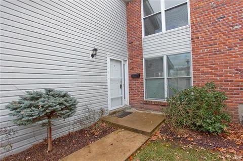 357 Fox Village Ct, Ballwin, MO 63021 photo 3