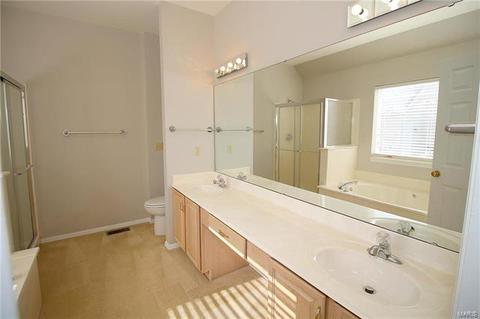 16017 Forest Vly, Ballwin, MO 63021 photo 12