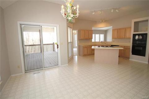 16017 Forest Vly, Ballwin, MO 63021 photo 4