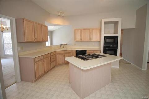 16017 Forest Vly, Ballwin, MO 63021 photo 6