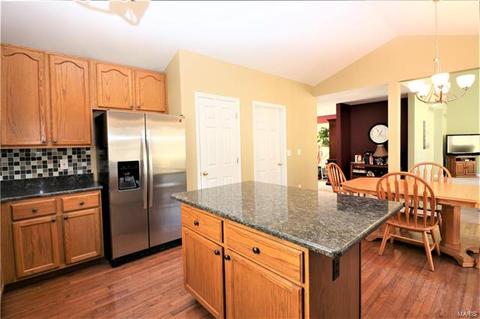 933 Emerald Oaks Ct, Eureka, MO 63025 photo 11