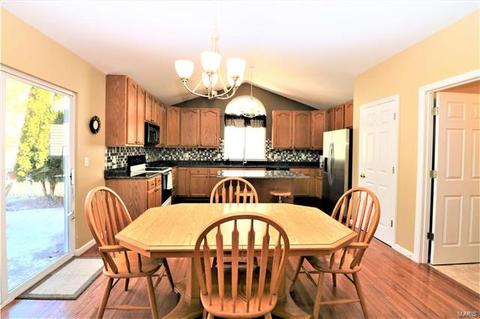 933 Emerald Oaks Ct, Eureka, MO 63025 photo 9