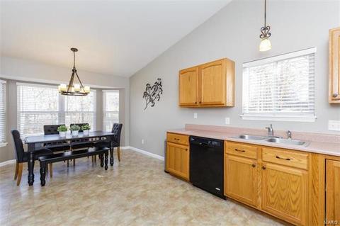 18 N Kern Dr, O'fallon, MO 63366 photo 11