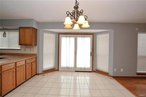 41 Georgetown Cir, O'fallon, MO 63368 photo 5