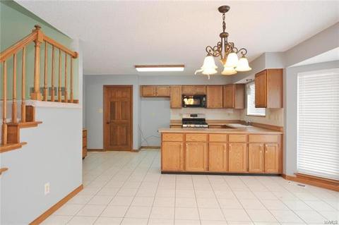 41 Georgetown Cir, O'fallon, MO 63368 photo 4