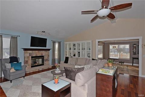 6 Annbriar Ct, O'fallon, MO 63366 photo 3