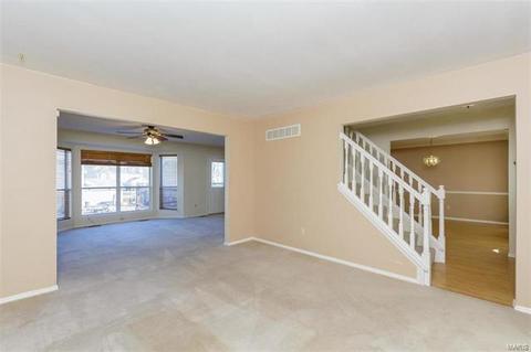 8 Patriots Ln, O'fallon, MO 63368 photo 9