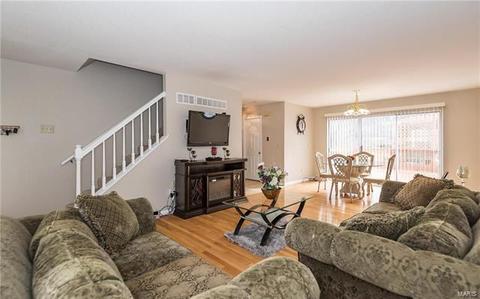 724 Ginger Wood Ct, Ballwin, MO 63021 photo 4