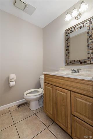 724 Ginger Wood Ct, Ballwin, MO 63021 photo 13