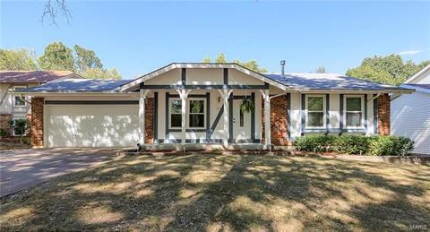 371 Windyoak, Ballwin, MO 63021 photo 1