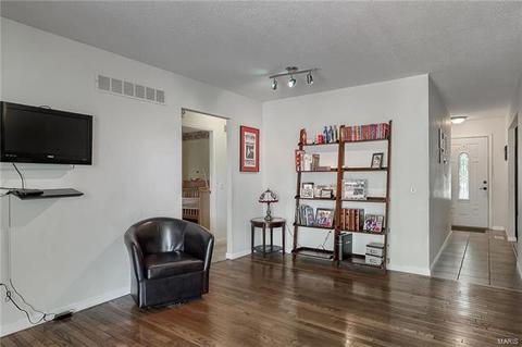 371 Windyoak, Ballwin, MO 63021 photo 9