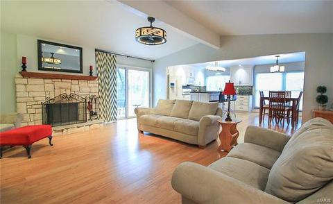 318 Algonquin, Ballwin, MO 63011 photo 10