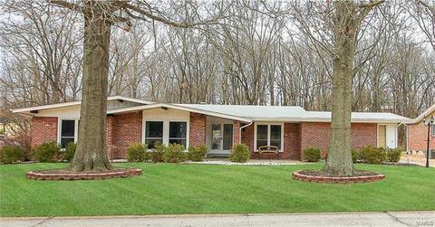 318 Algonquin, Ballwin, MO 63011 photo 1