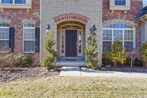 527 Roaring Fork Dr, Grover, MO 63040 photo 2