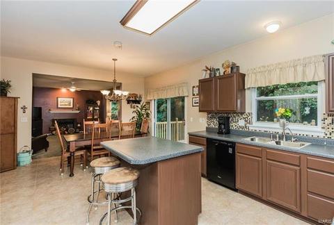 732 Hilltop Woods Ct, Eureka, MO 63025 photo 22