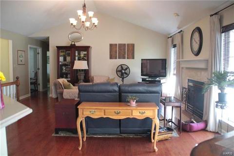 3306 Hampton Xing, Saint Charles, MO 63303 photo 3