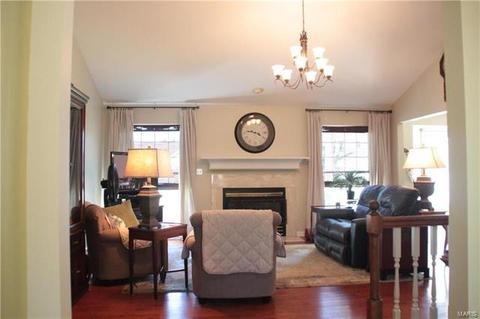 3306 Hampton Xing, Saint Charles, MO 63303 photo 2