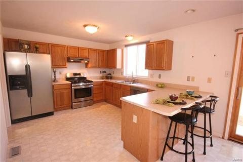 16708 Hickory Crest Dr, Wildwood, MO 63011 photo 2