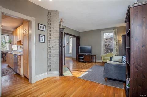 925 Twining Pl, Saint Louis, MO 63119 photo 4