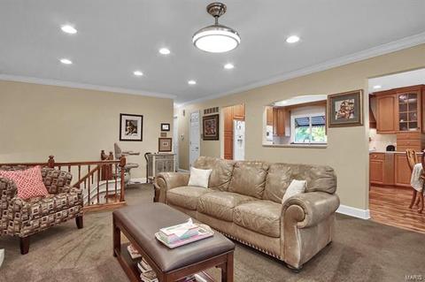 17 Rainfield, Ballwin, MO 63021 photo 2
