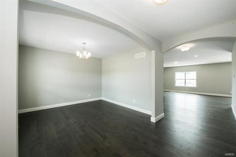334 Burning Brook Dr, O'fallon, MO 63366 photo 3