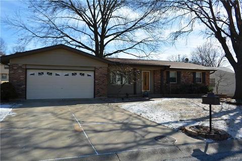 4124 Bridgehampton Dr, Saint Charles, MO 63304 photo 1