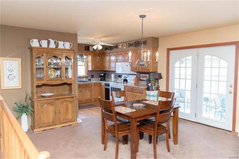 744 Obrecht Ln, O'fallon, MO 63366 photo 3
