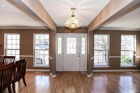 500 Kiefer Oak Ct, Ellisville, MO 63021 photo 4