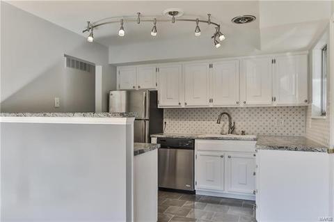333 Lakeside, Ballwin, MO 63021 photo 9