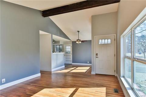 333 Lakeside, Ballwin, MO 63021 photo 2