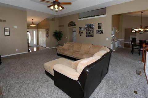 1325 Avondale Spg, O'fallon, MO 63368 photo 5