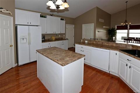 1325 Avondale Spg, O'fallon, MO 63368 photo 12