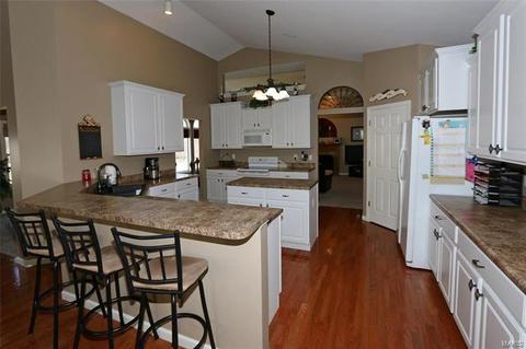 1325 Avondale Spg, O'fallon, MO 63368 photo 9