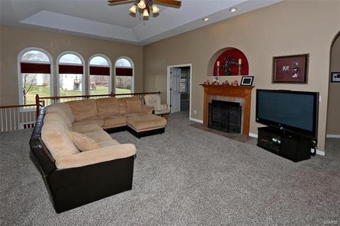1325 Avondale Spg, O'fallon, MO 63368 photo 3