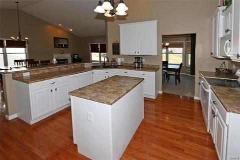 1325 Avondale Spg, O'fallon, MO 63368 photo 14