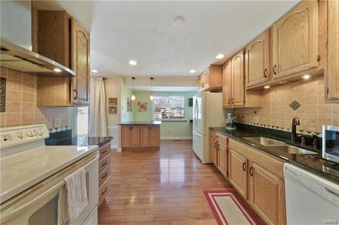 381 Novara Dr, Ballwin, MO 63021 photo 12