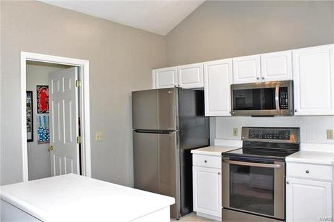 628 Loehr Estates Dr, Ballwin, MO 63021 photo 11