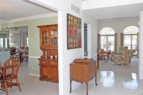628 Loehr Estates Dr, Ballwin, MO 63021 photo 3