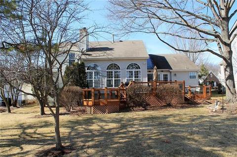 628 Loehr Estates Dr, Ballwin, MO 63021 photo 2
